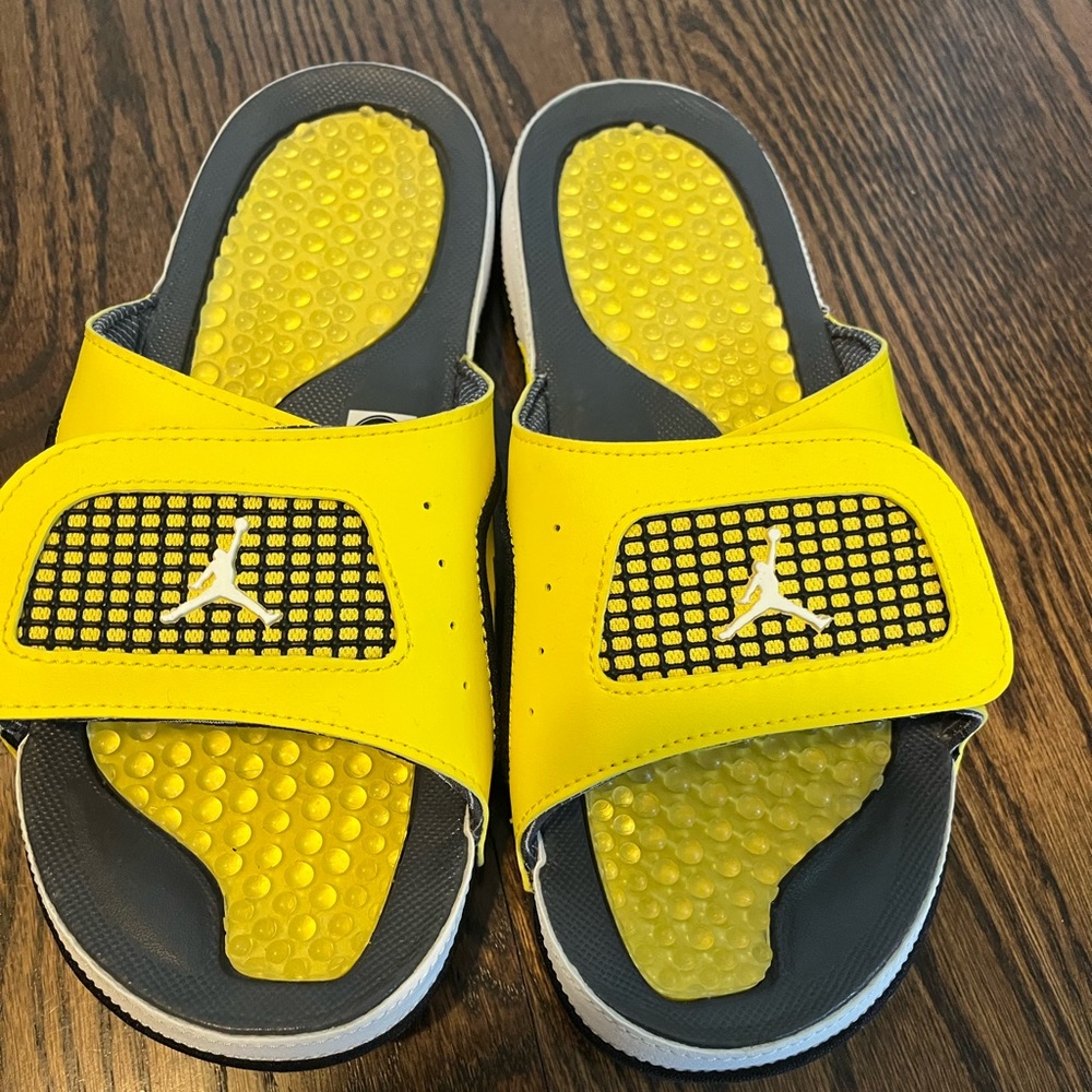 Nike Jordan yellow slides size 8